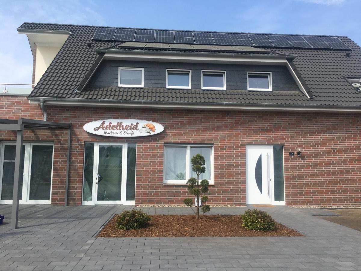 Gaeste Und Messezimmer Adelheidsdorf Exteriör bild