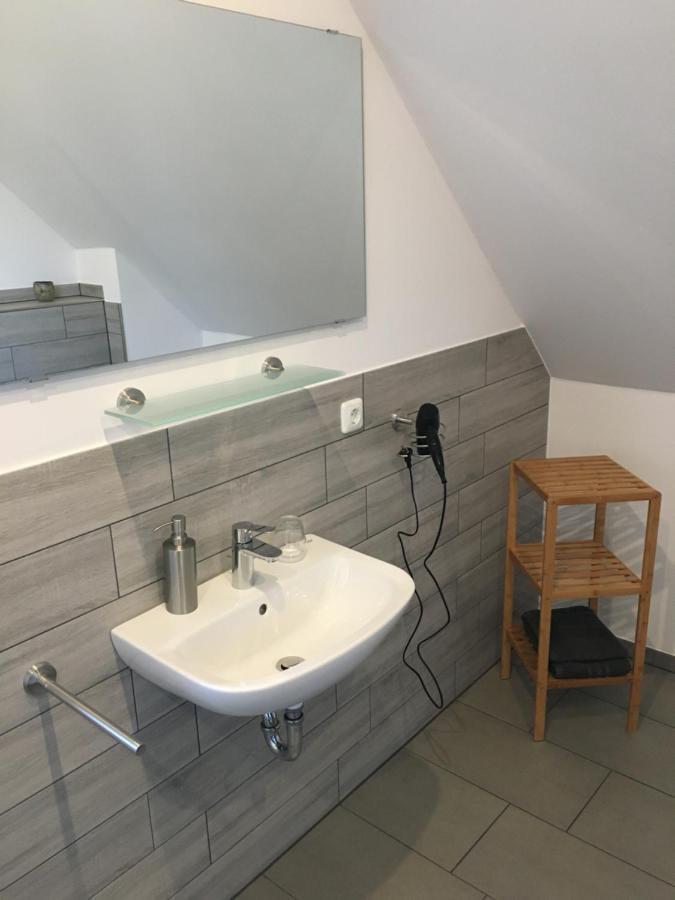Gaeste Und Messezimmer Adelheidsdorf Exteriör bild