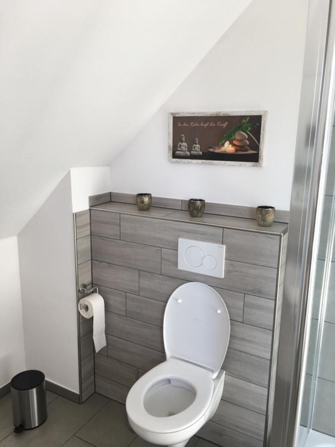 Gaeste Und Messezimmer Adelheidsdorf Exteriör bild