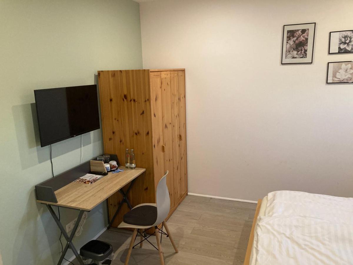 Gaeste Und Messezimmer Adelheidsdorf Exteriör bild