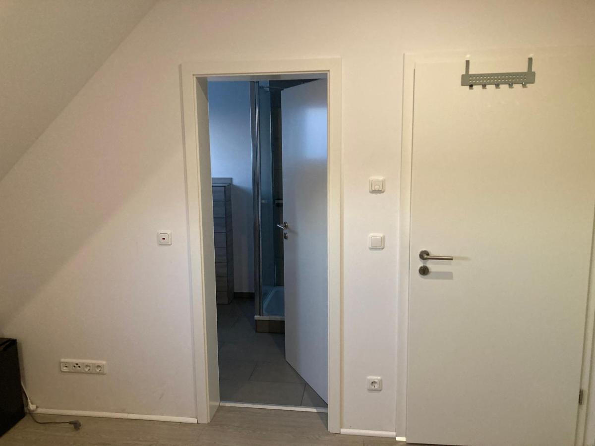 Gaeste Und Messezimmer Adelheidsdorf Exteriör bild