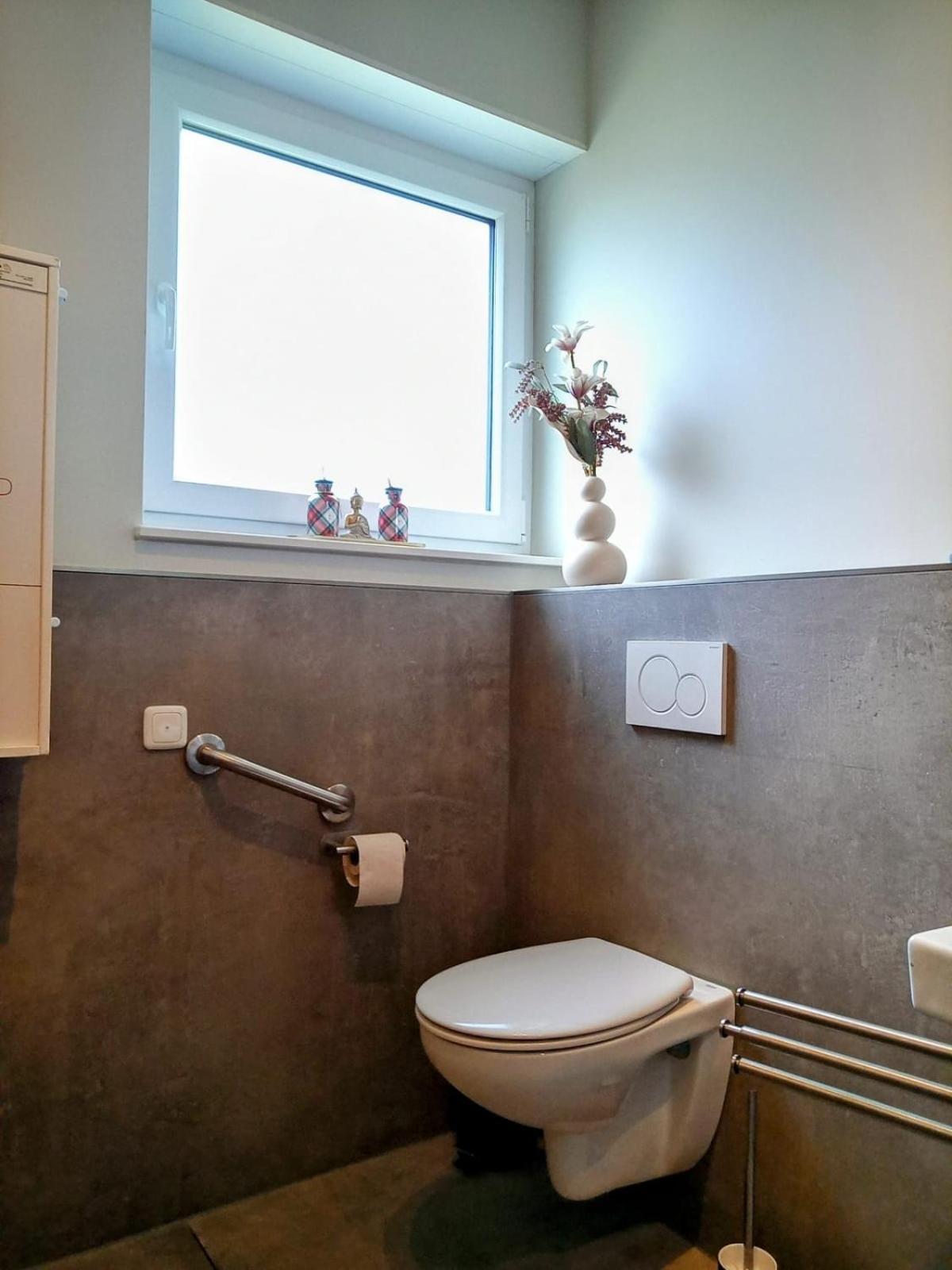Gaeste Und Messezimmer Adelheidsdorf Exteriör bild