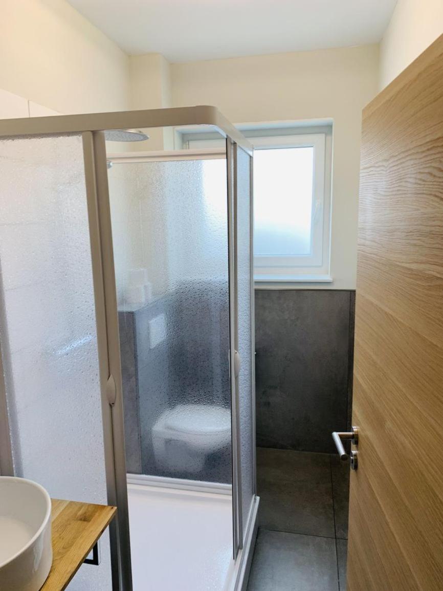 Gaeste Und Messezimmer Adelheidsdorf Exteriör bild